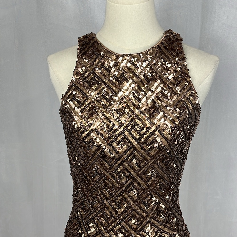 Dress The Population Mia Sequin Dress in Gold. - Picture 5 of 10